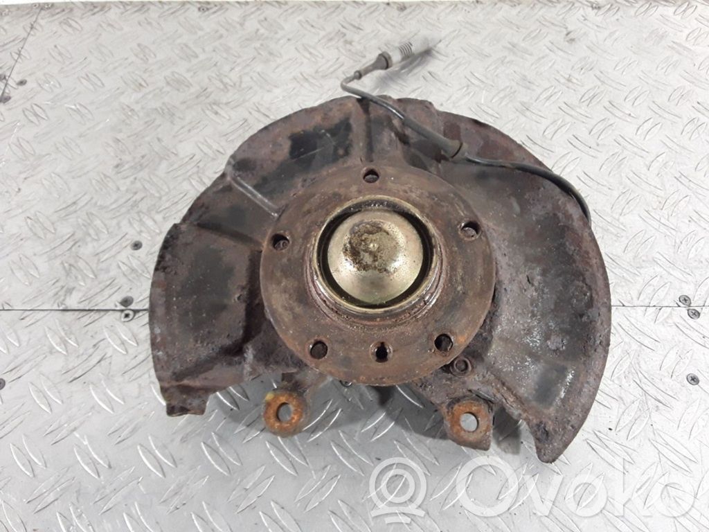 Front wheel hub