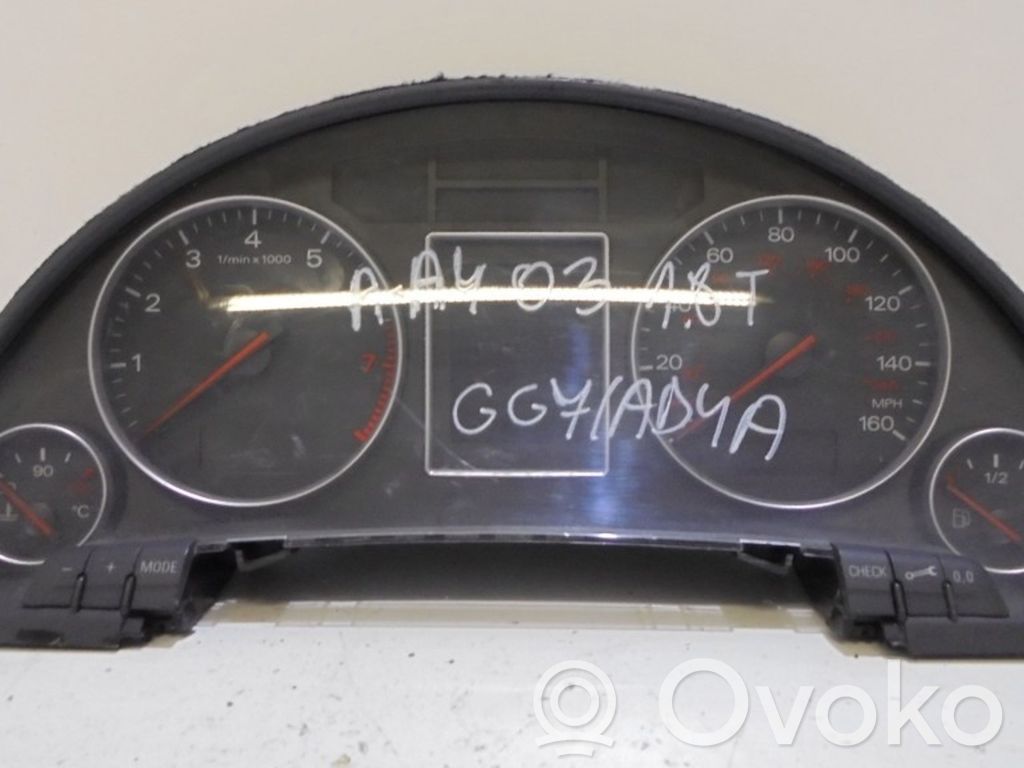 Audi A4 S4 B6 8E 8H Licznik / Prędkościomierz 