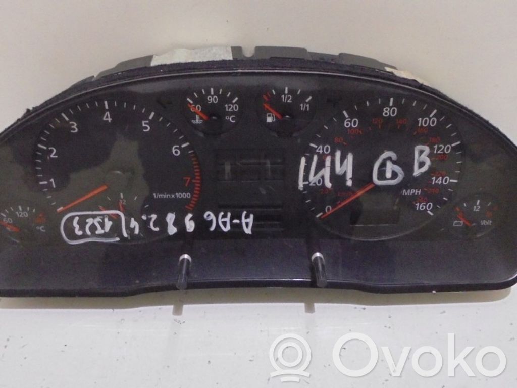 Audi A6 S6 C5 4B Tachimetro (quadro strumenti) 