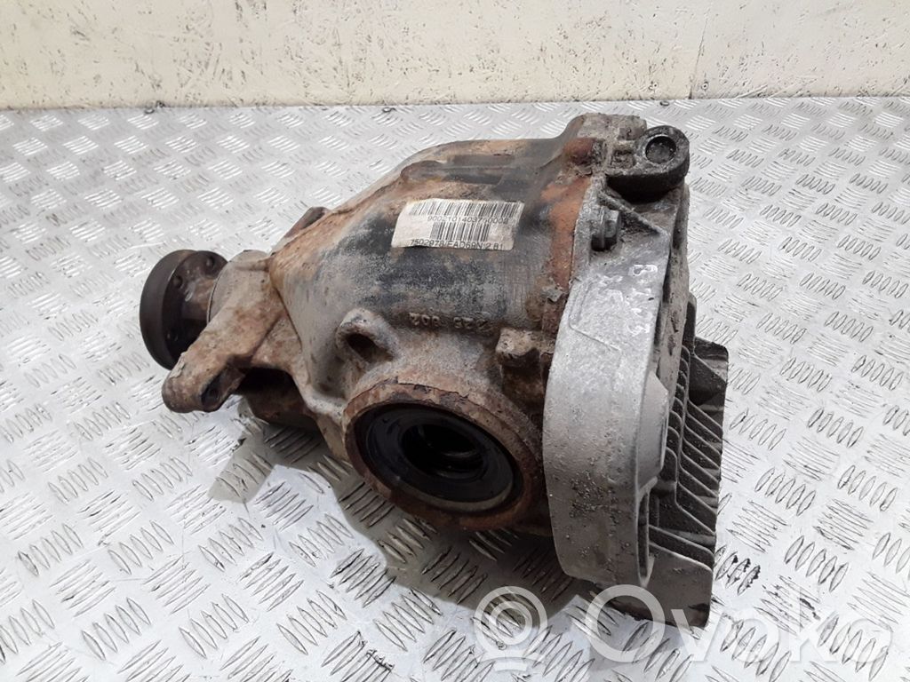 BMW 7 E65 E66 Galinis reduktorius 
