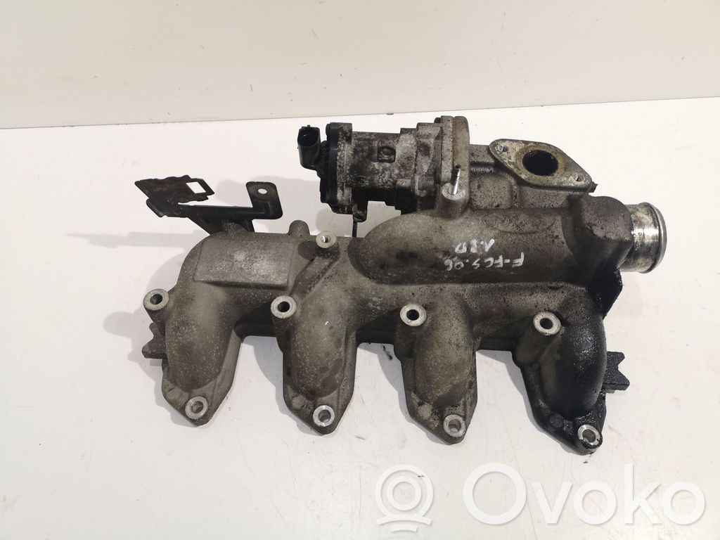 Intake manifold   4M5Q9424CC