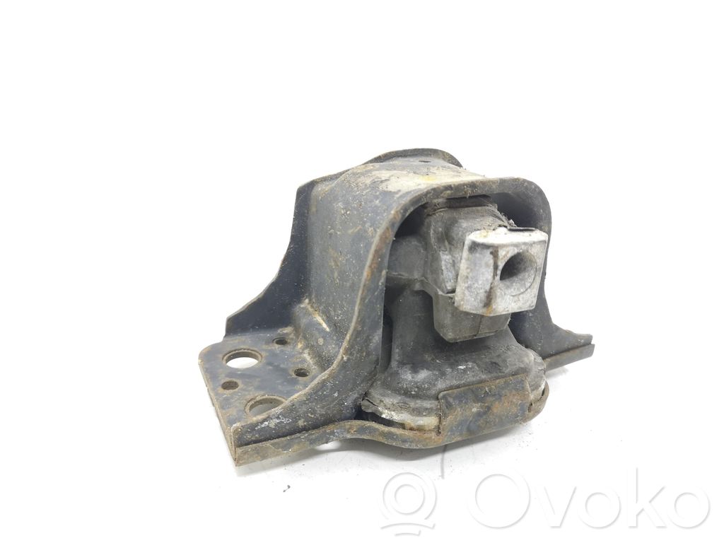 Engine mount bracket