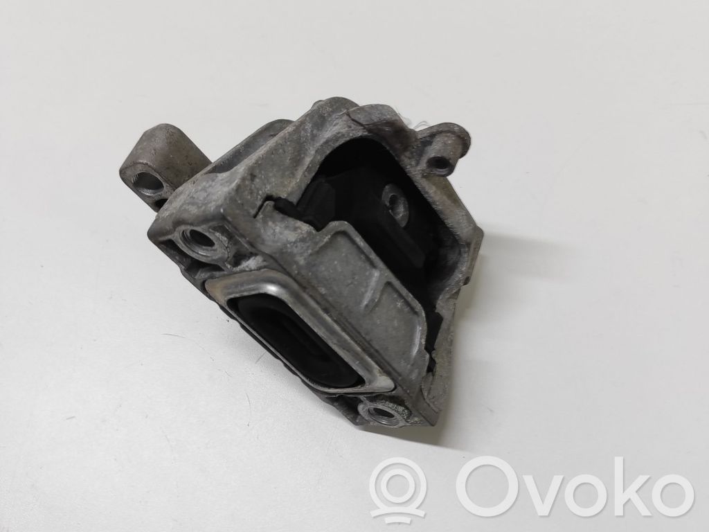 Volkswagen PASSAT CC Engine mount bracket 