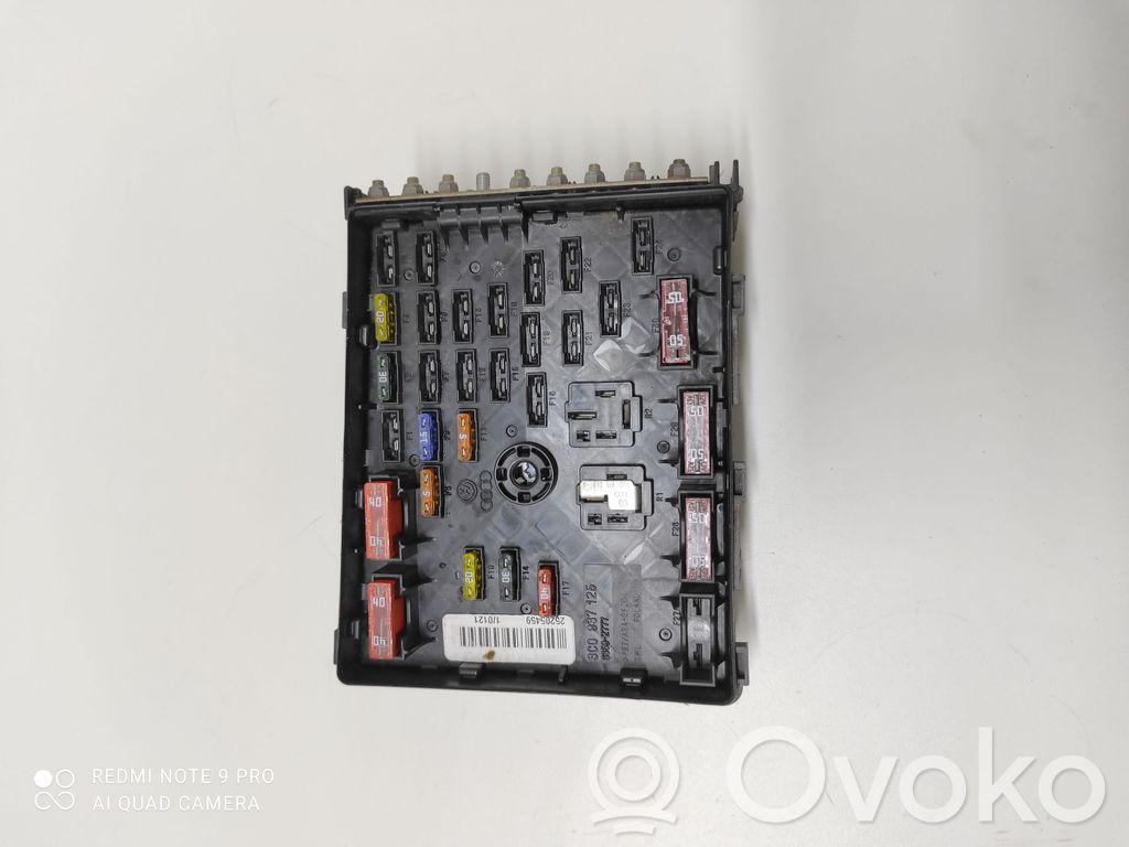 Volkswagen PASSAT CC Fuse module 