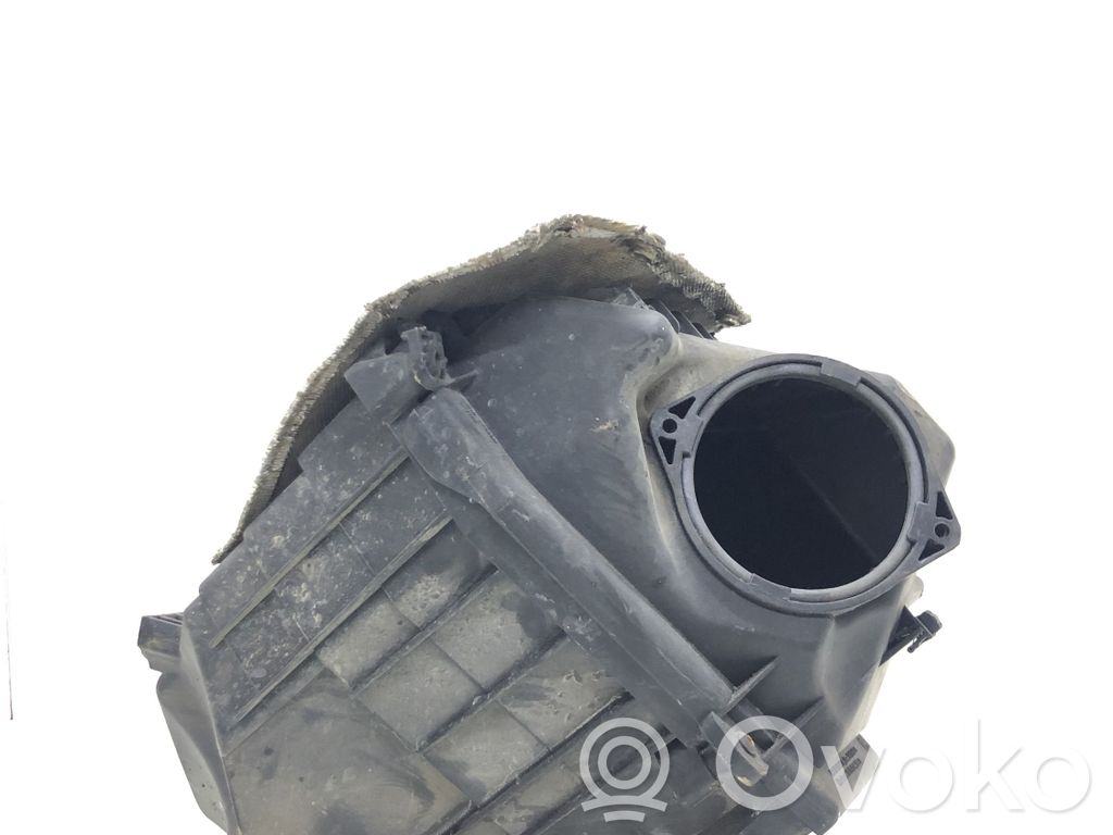 Volkswagen Phaeton Air filter box 