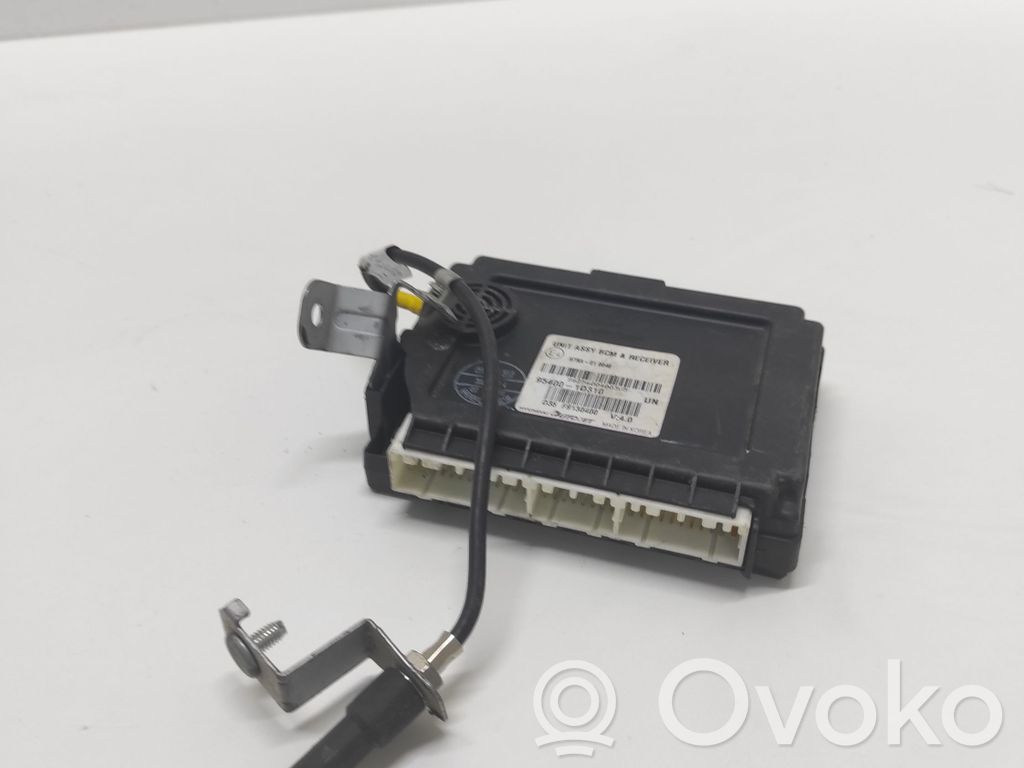 KIA Carens II Comfort/convenience module 