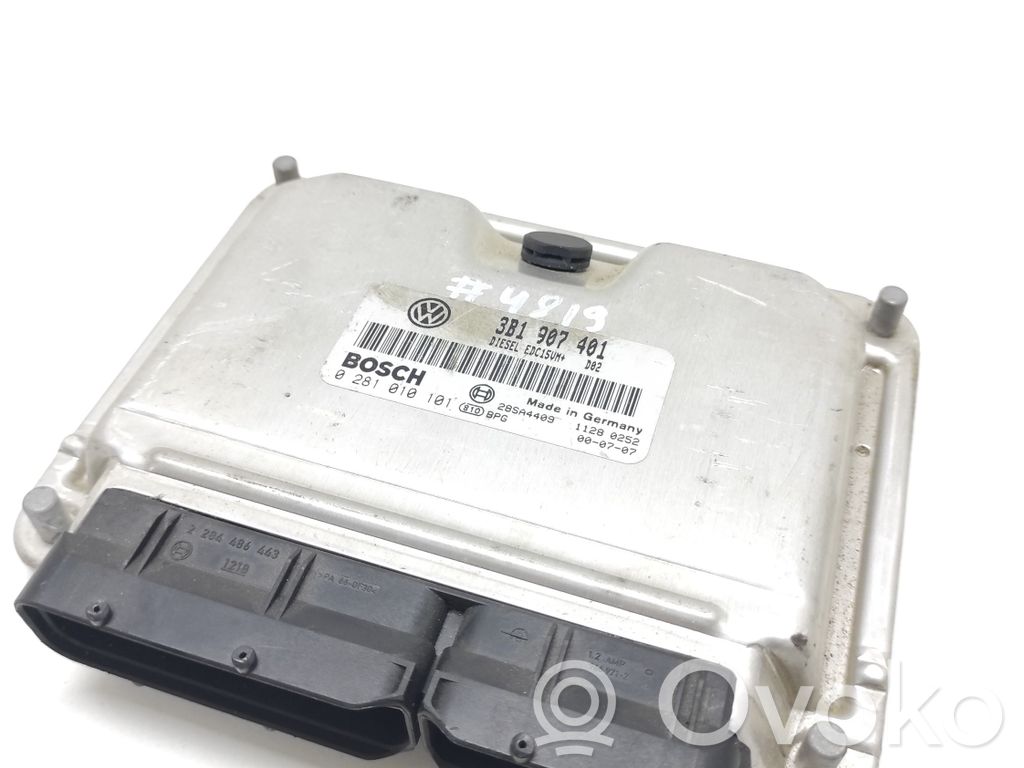 Volkswagen PASSAT B5.5 Engine control unit/module 