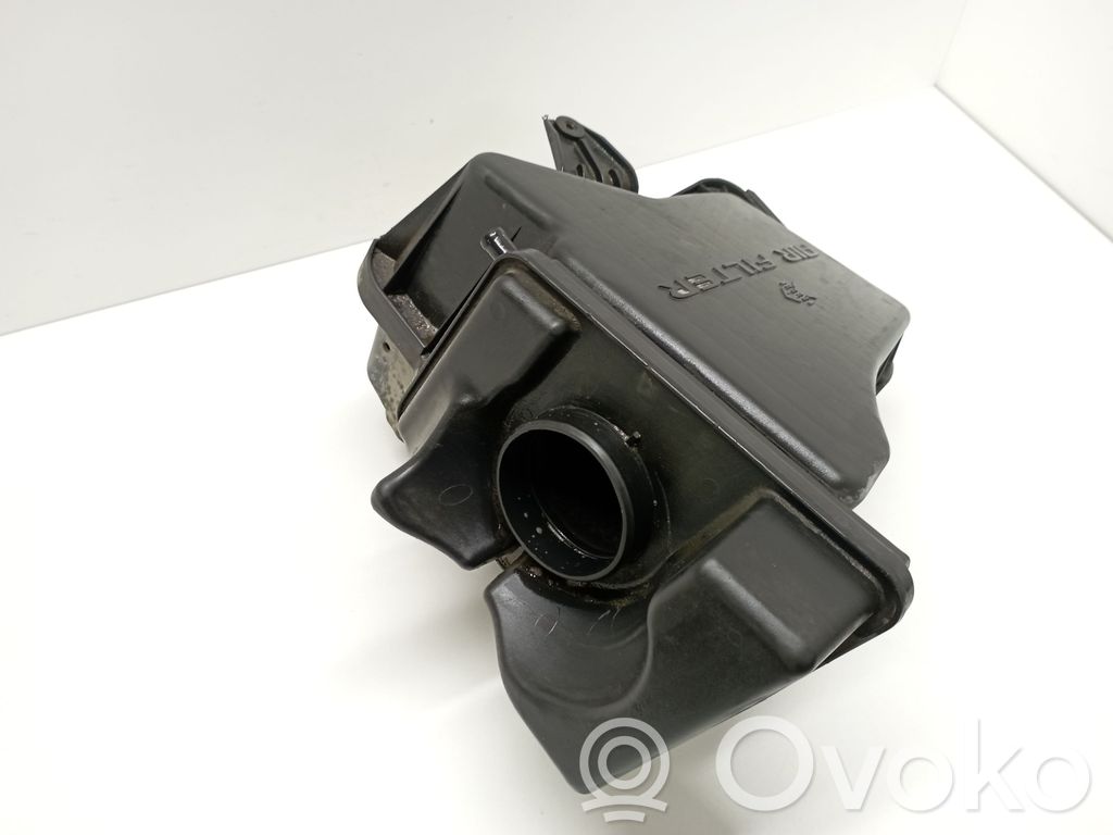 Chrysler Pacifica Air filter box 