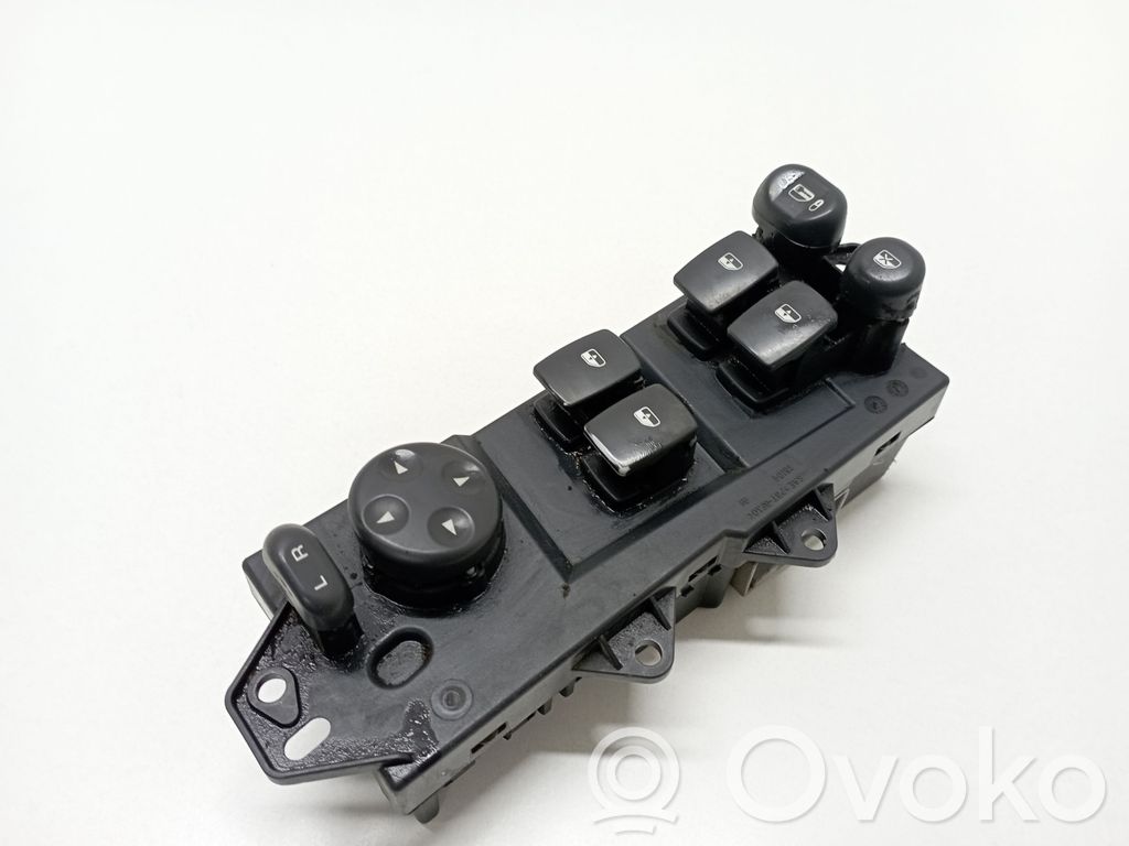 Electric window control switch   04685980AE