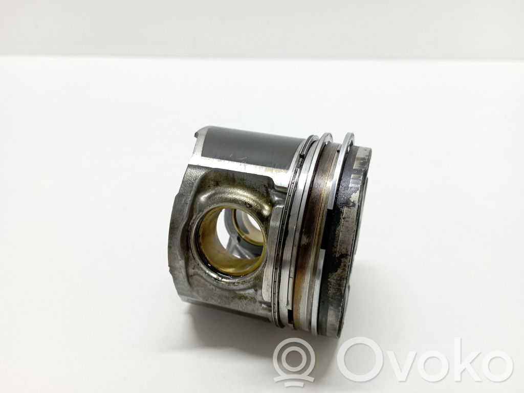Lancia Thesis Piston 