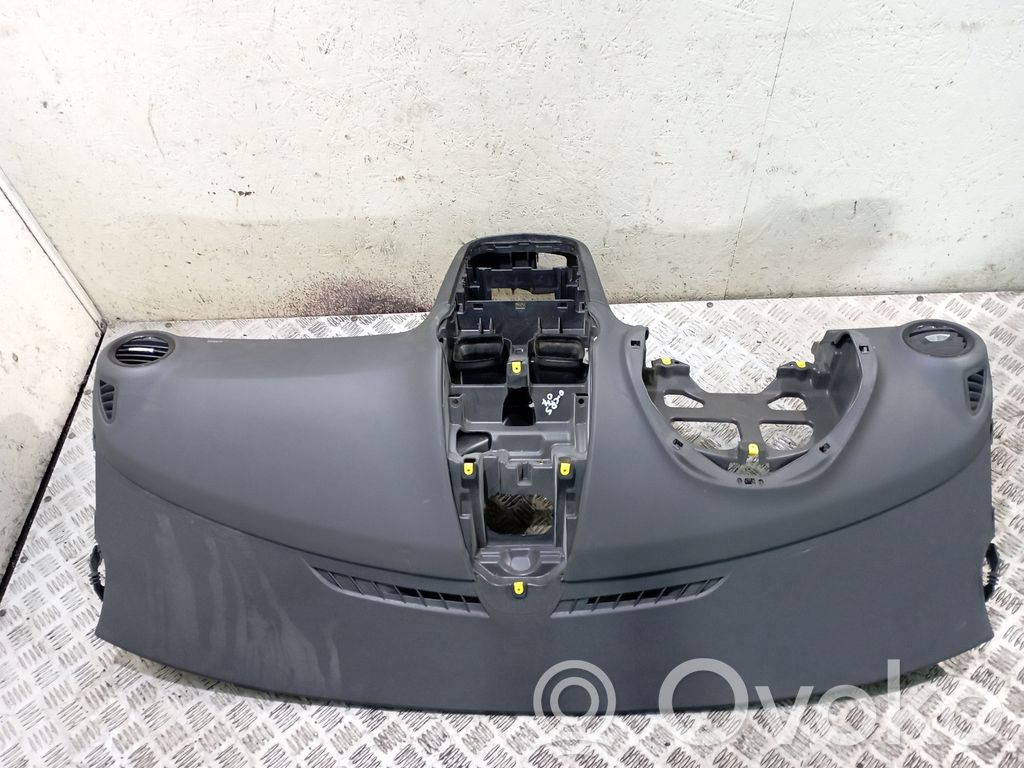 Opel Corsa D Panelė 