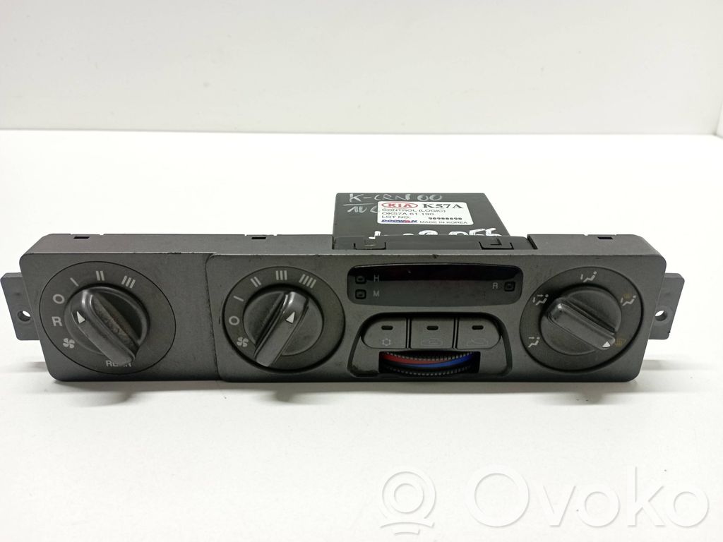 KIA Carnival Climate control unit 