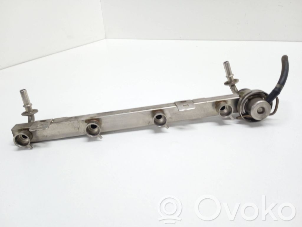 Lancia Delta Listwa wtryskowa 