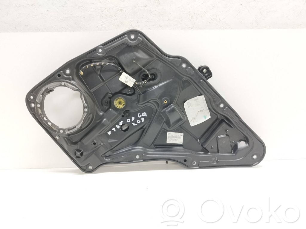 Volkswagen Tiguan Mechanizm podnoszenia szyby tylnej bez silnika 