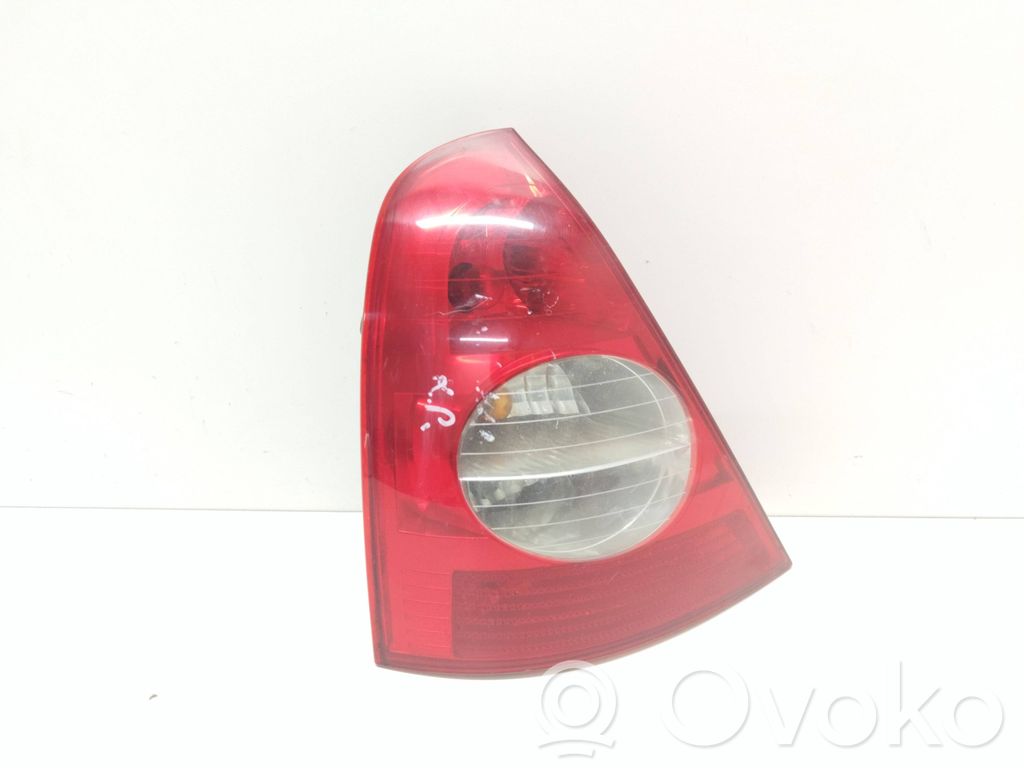 Renault Clio II Aizmugurējais lukturis virsbūvē 