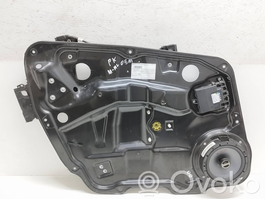 Mercedes-Benz ML W164 Macara geam față fără motor