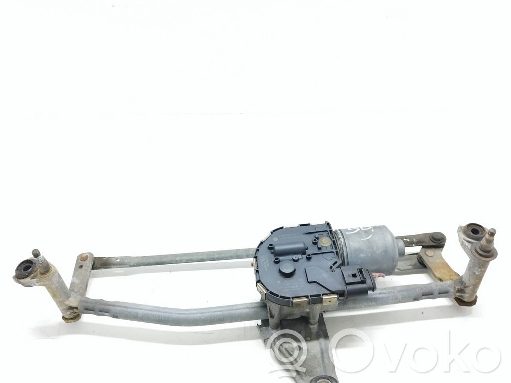 Volkswagen PASSAT B6 Front wiper linkage and motor 