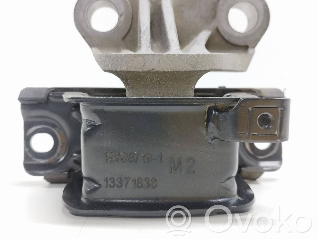 Opel Corsa E Engine mount bracket 