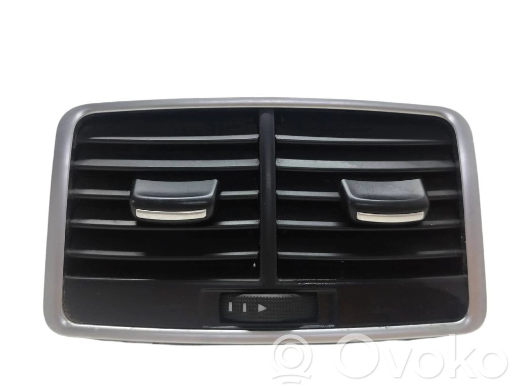 Rejilla de ventilación central del panel   4F0819203C