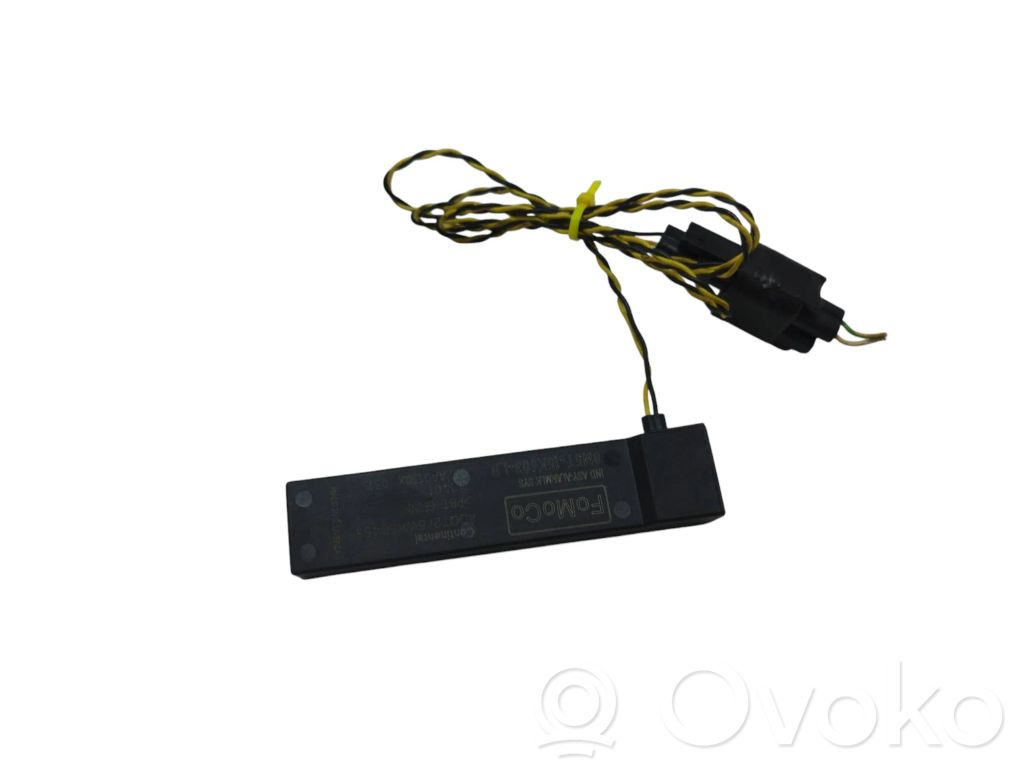 Antenos stiprintuvas   8M5T15K603LB,5WK50453,032AA0130X
