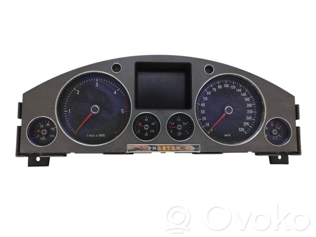 Volkswagen Phaeton Speedometer (instrument cluster) 