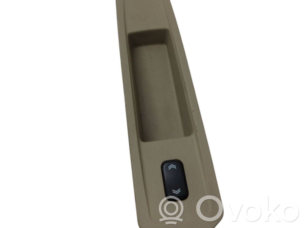 Electric window control switch   25750263