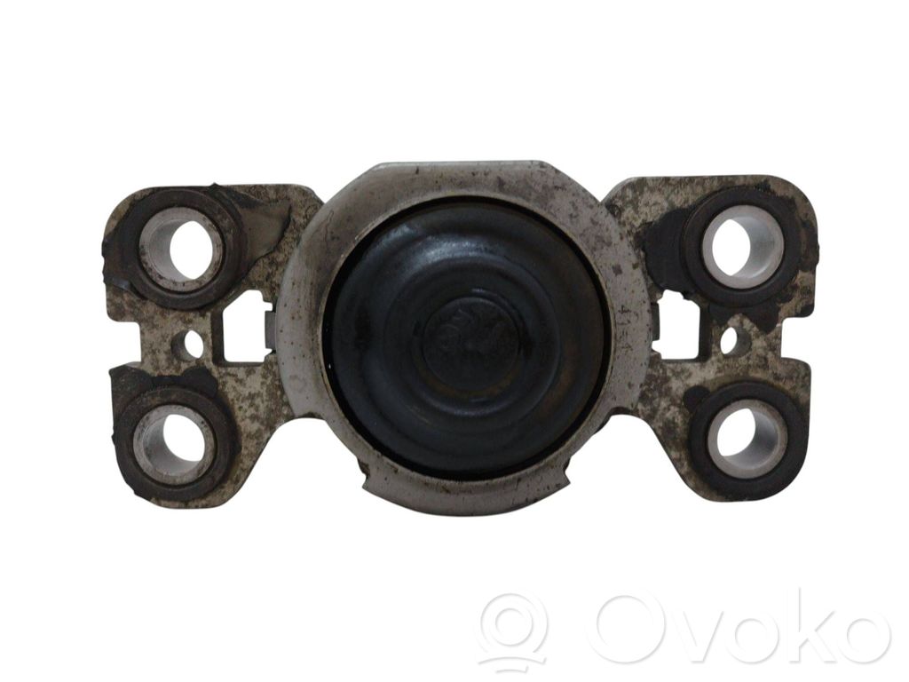 Volvo S60 Engine mount bracket 