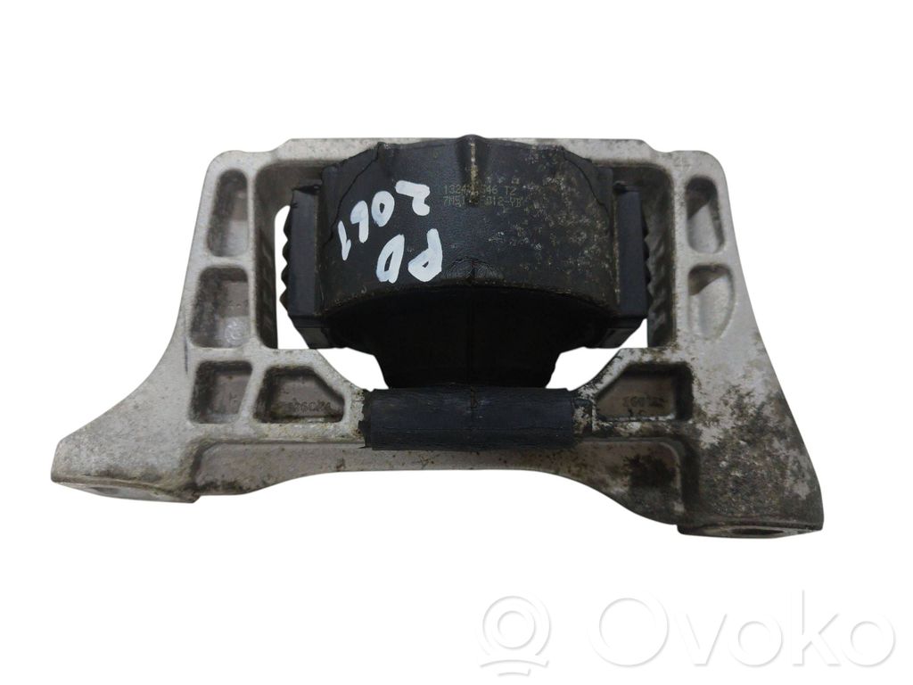 Engine mount bracket   7M516F012YB