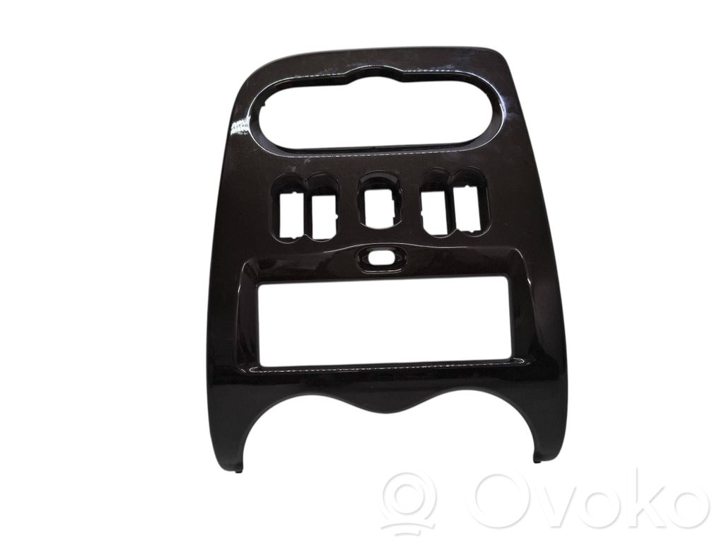 Dacia Duster Radio/GPS head unit trim 