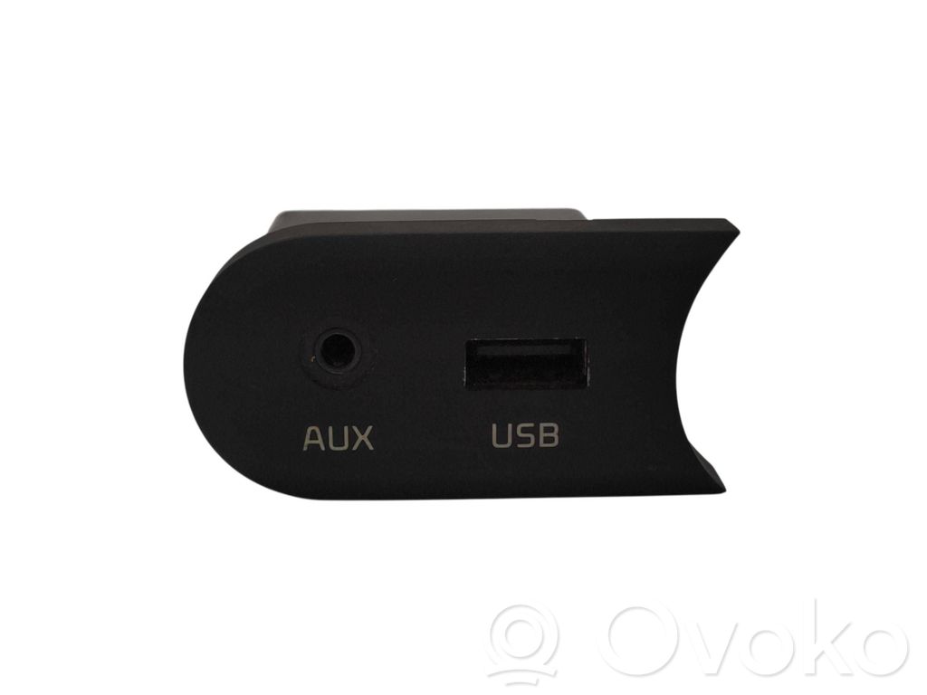 KIA Ceed USB socket connector 