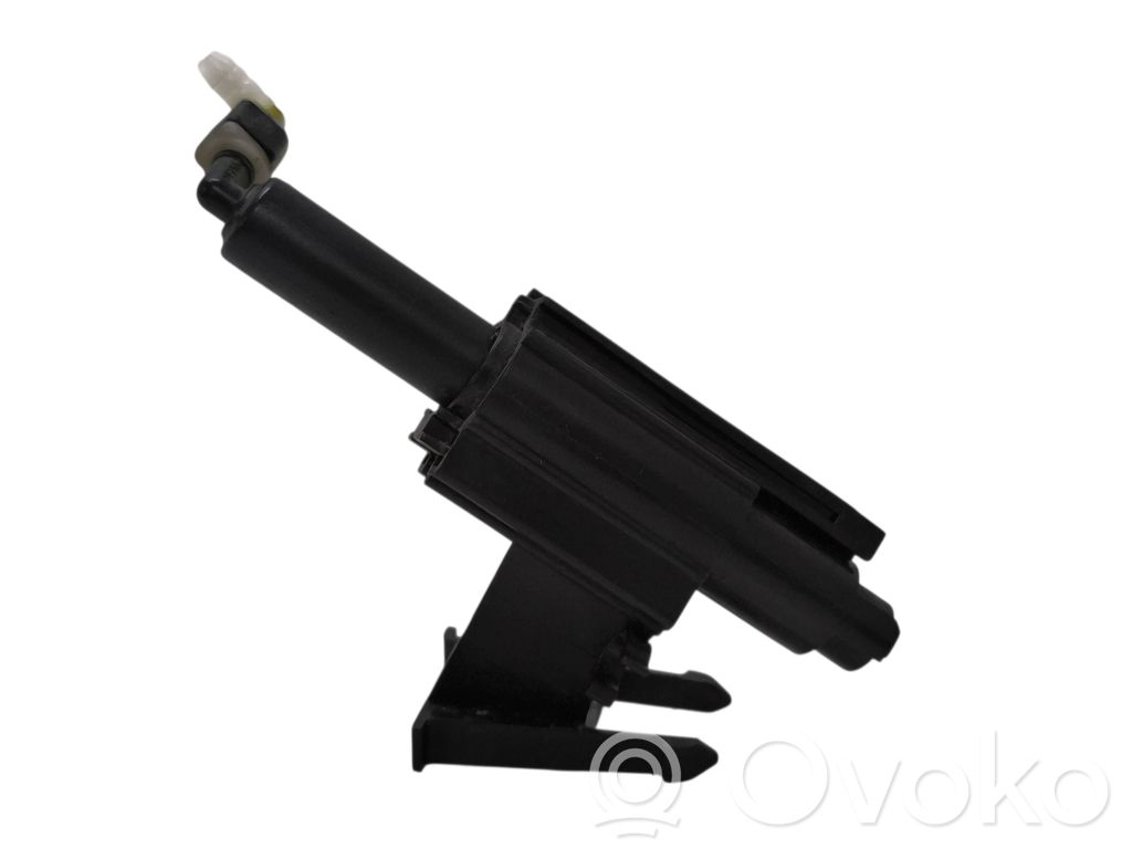 Ford Focus Headlight washer spray nozzle 