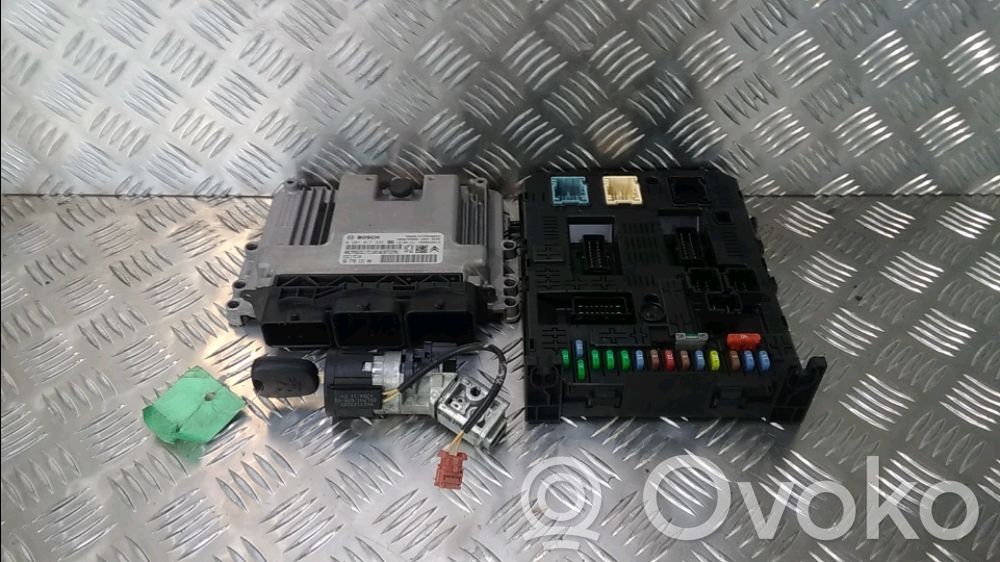Peugeot 308 Engine control unit/module 