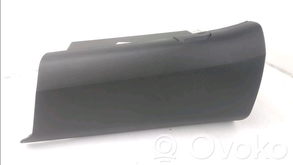 Glove box