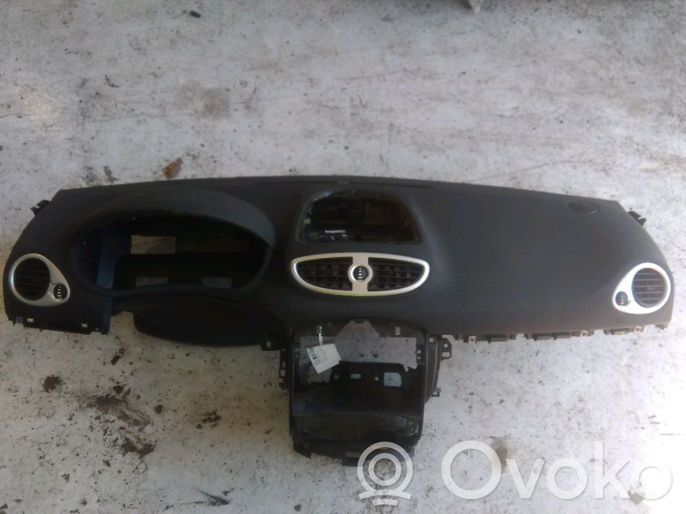 Renault Clio III Панель 
