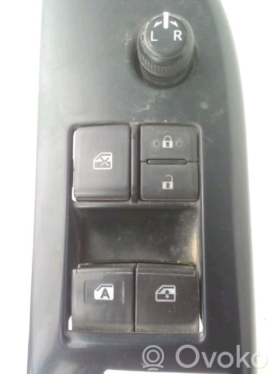 Toyota Hilux (AN120, AN130) Przyciski szyb 