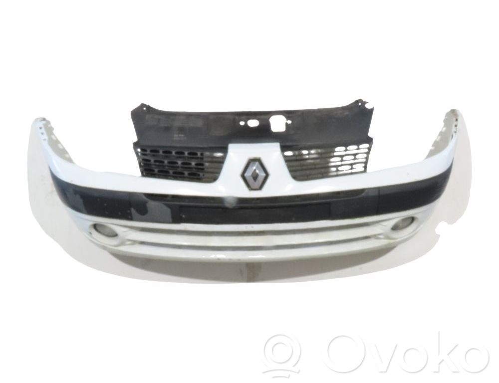Renault Clio II Parachoques delantero 
