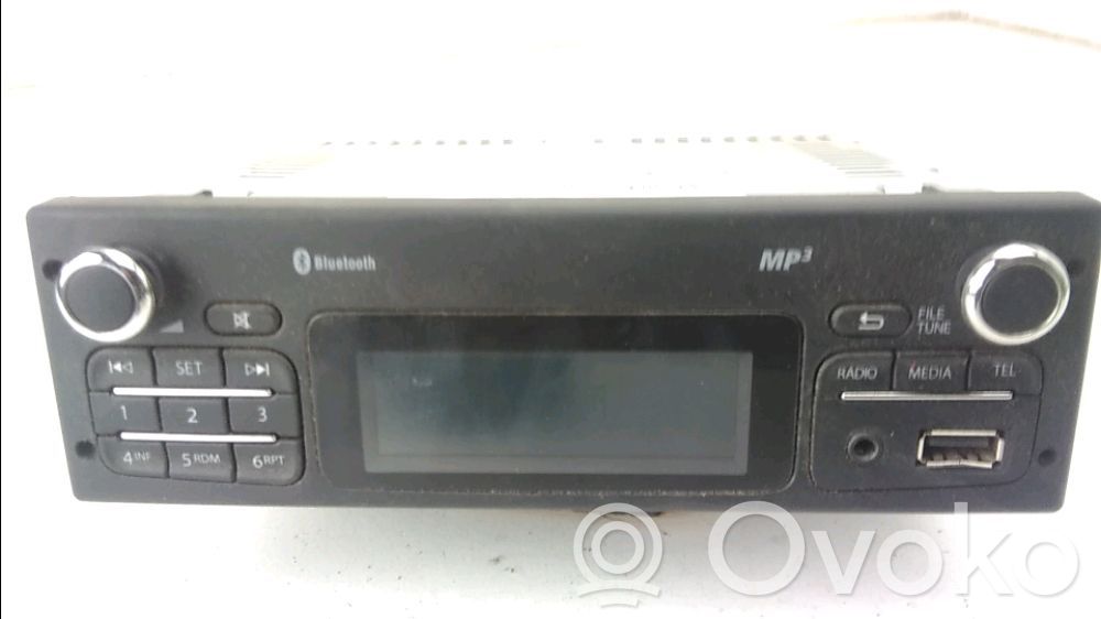 Renault Master III Panel / Radioodtwarzacz CD/DVD/GPS 