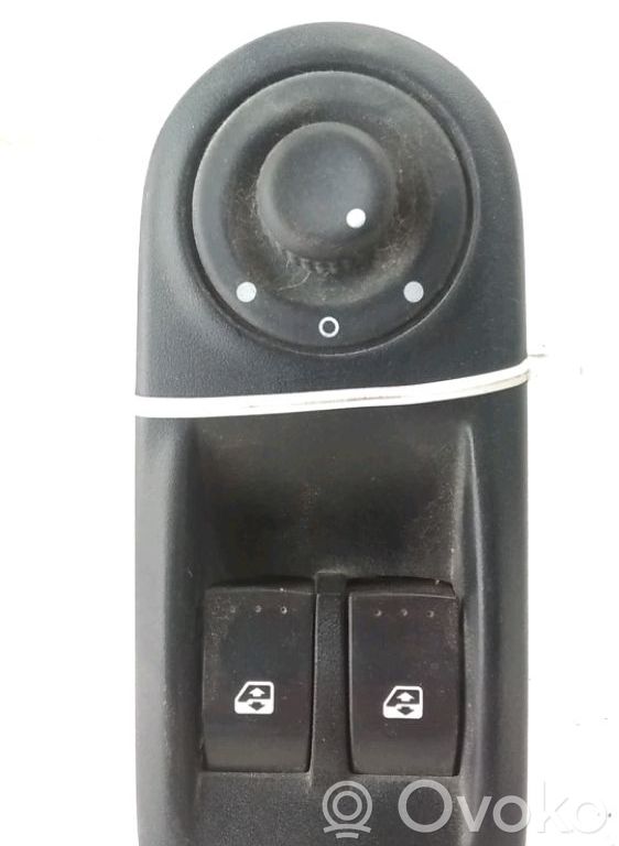 Renault Master II Przyciski szyb 