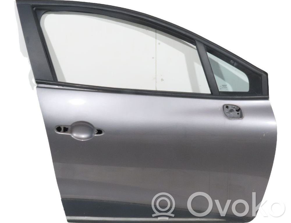 Renault Clio IV Drzwi przednie 