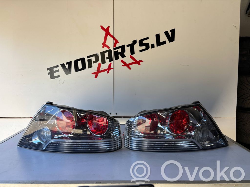 Luz trasera/de freno   MR583091,MR583092