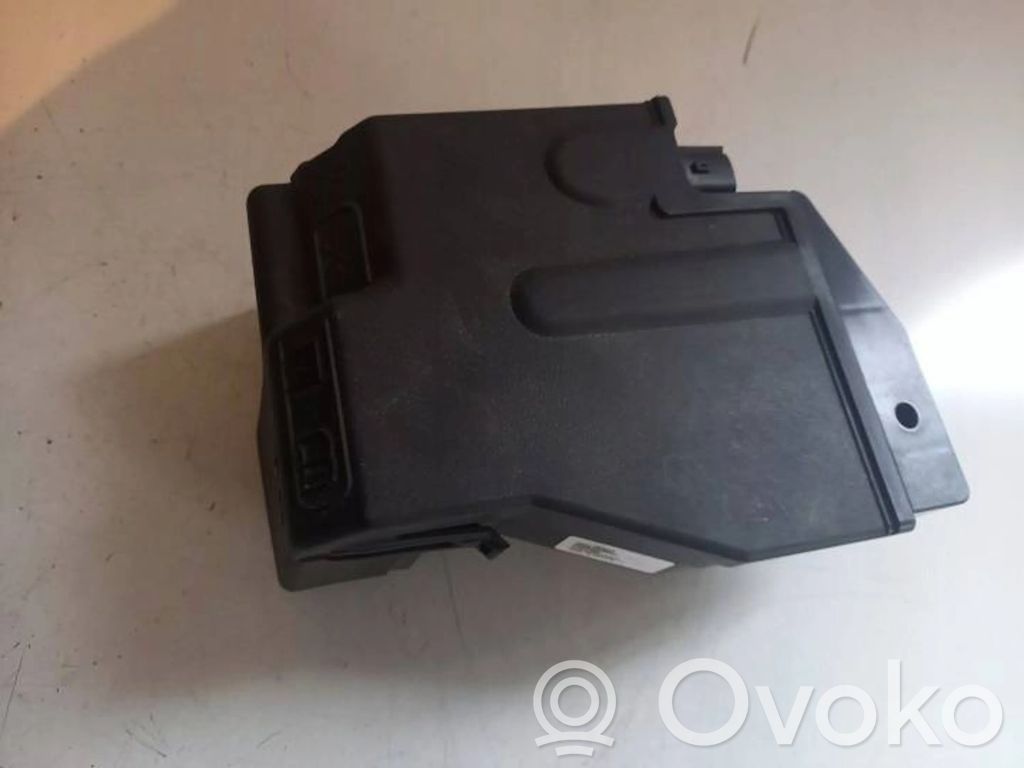 Opel Insignia B Sicherung des Batterierelais 