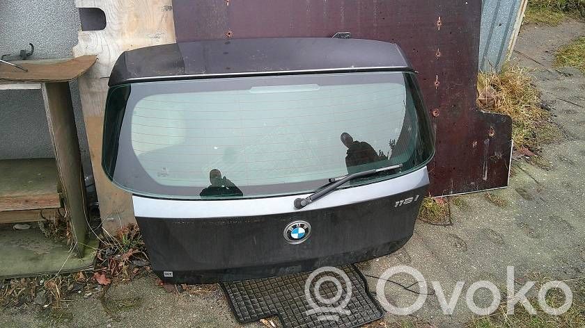 Truck tailgate   A22