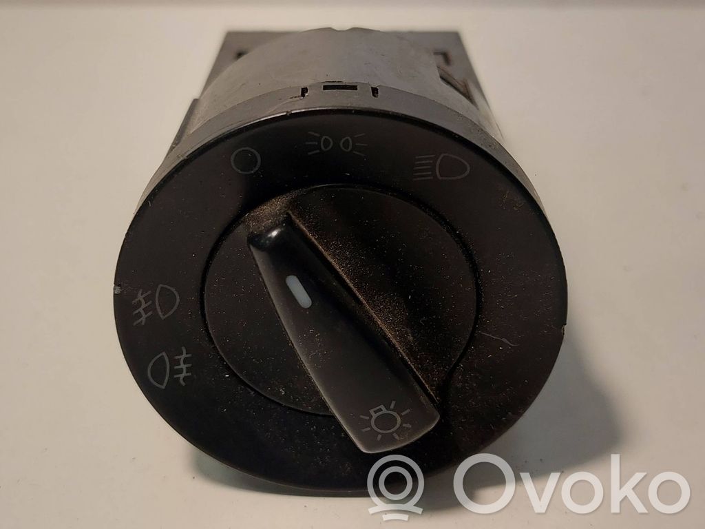 Volkswagen PASSAT B5 Light switch 