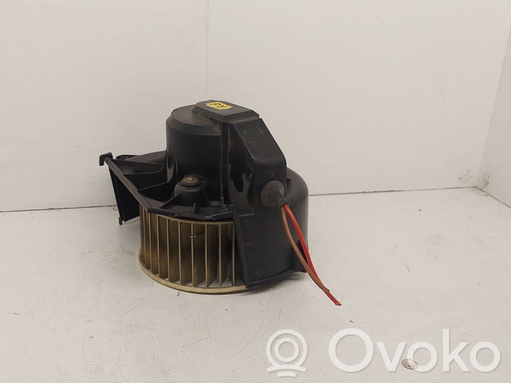 Opel Omega B1 Lämmittimen puhallin 