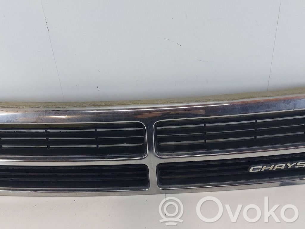 Chrysler Voyager Front grill 