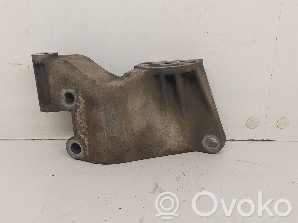 Opel Vectra C Generator/alternator bracket 