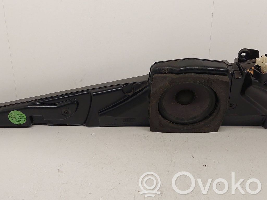 BMW 5 E39 Altavoz de la puerta delantera 
