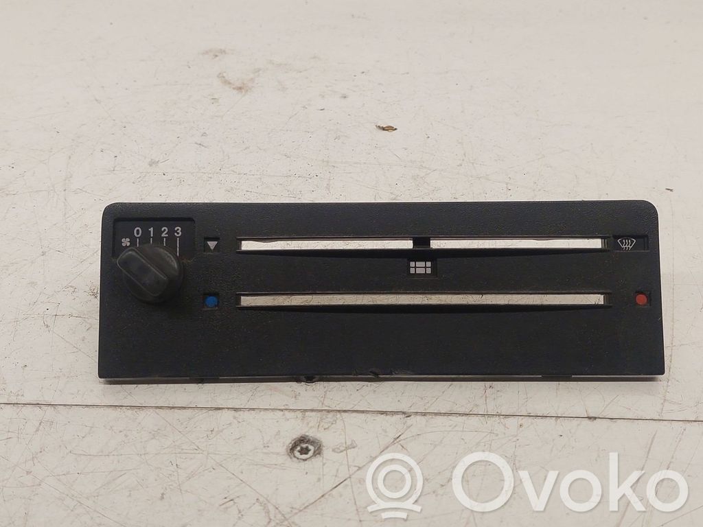 Audi 80 90 B2 Console centrale, commande chauffage/clim 
