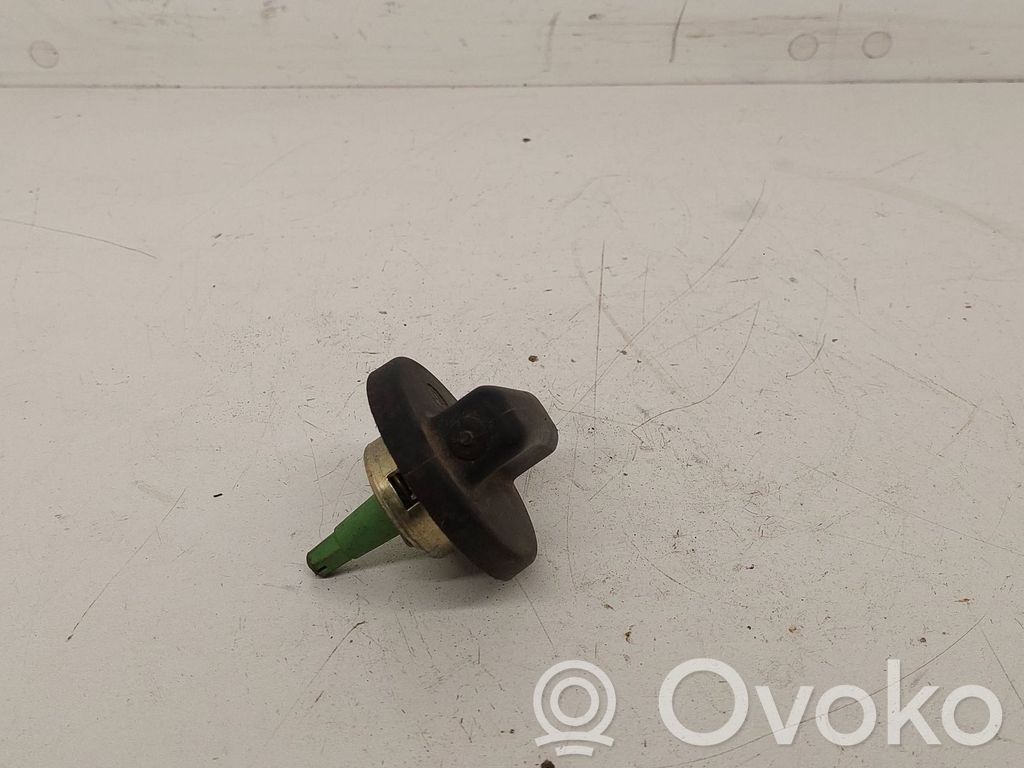 BMW 3 E46 Aizskrūvējams degvielas tvertnes vāciņš 