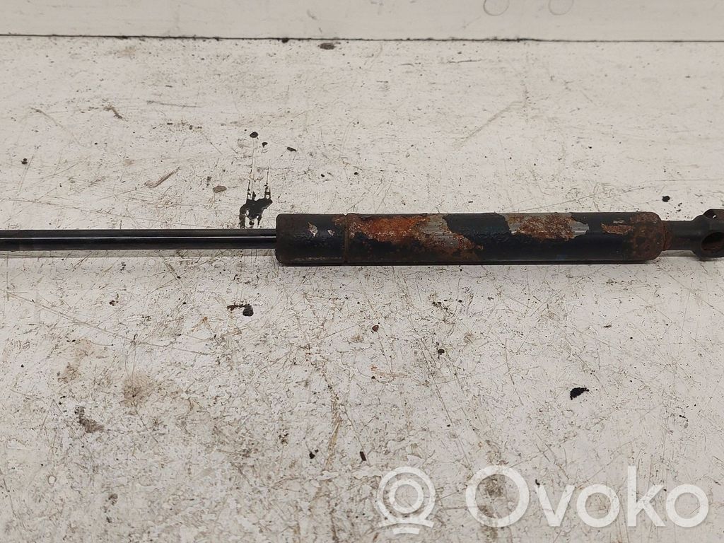 BMW 5 E39 Tailgate/trunk strut/damper 